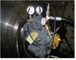Démontage Expertise Réparation Remontage Essais sur banc d'une pompe hydraulique LIEBHERR R942