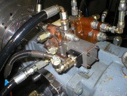 Démontage Expertise Réparation Remontage Essais sur banc d'une pompe hydraulique LIEBHERR LPVD130