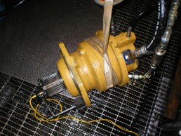Démontage Expertise Réparation Remontage Essais sur banc d'un moteur hydraulique-POCLAIN-MS35
