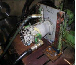 Démontage Expertise Réparation Remontage Essais sur banc d'un moteur hydraulique SAUER SMF52