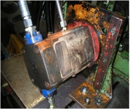 Démontage Expertise Réparation Remontage Essais sur banc d'un moteur hydraulique-VONROLL-MK92