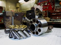 Démontage Expertise Réparation Remontage Essais sur banc d'une pompe hydraulique Parker PV plus