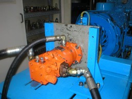 Démontage Expertise Réparation Remontage Essais sur banc d'un moteur hydraulique-sauer-SMF-2-052